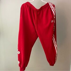 Adidas Woman’s X-Large Joggers Floral Graphic In Red